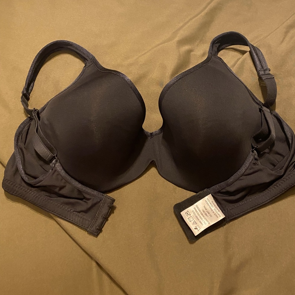 Pair of womens bras. Never worn, only tried on.